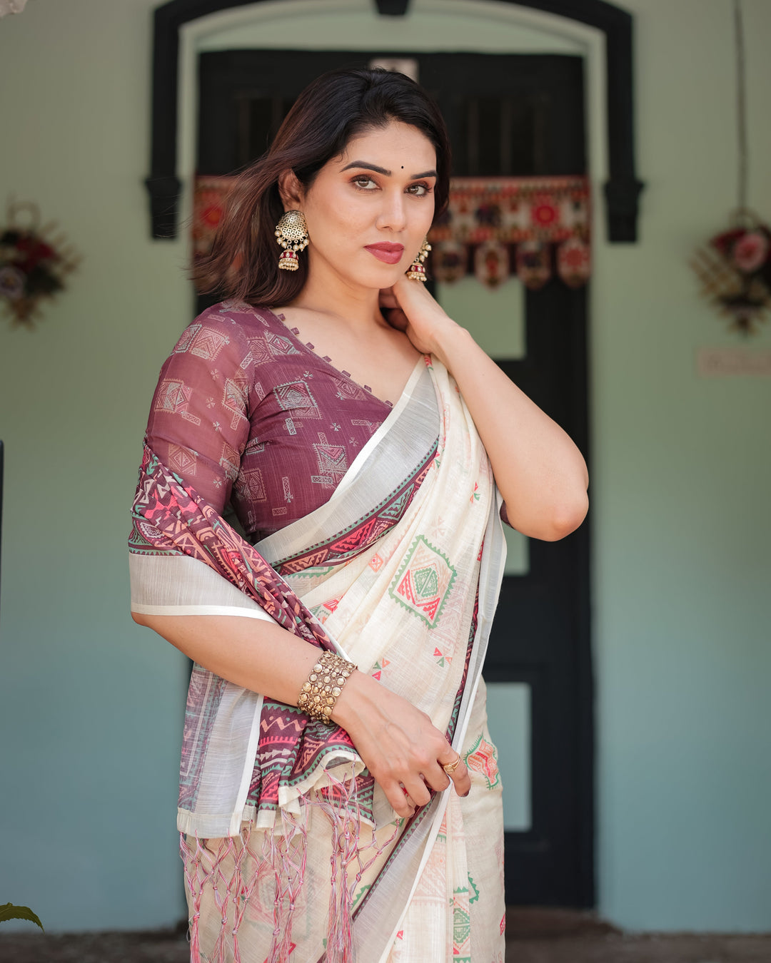 Off-white Pure Cotton Linen Saree with Intricate Geometric Pattern and Tassels on Edges