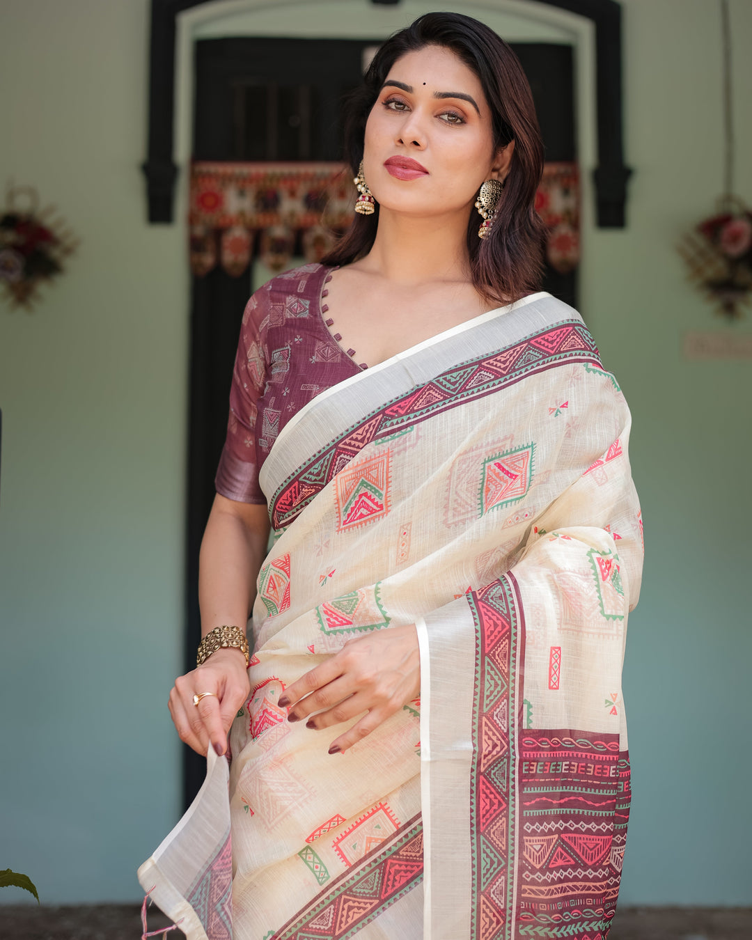 Off-white Pure Cotton Linen Saree with Intricate Geometric Pattern and Tassels on Edges