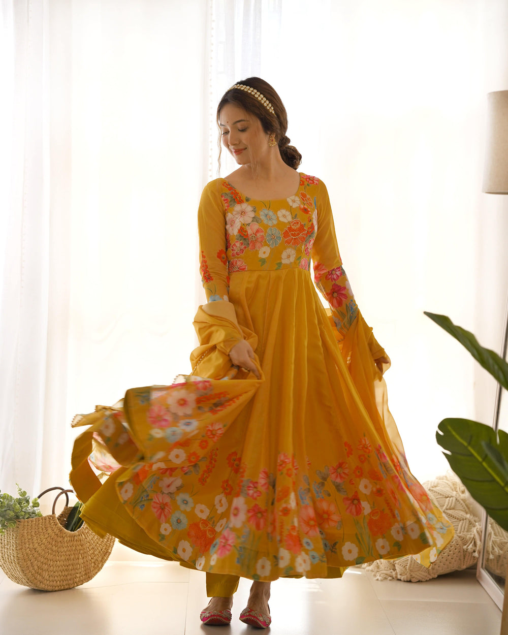 Timeless Floral Printed Organza Anarkali Suit Set – Perfect for the Festive and Wedding Season