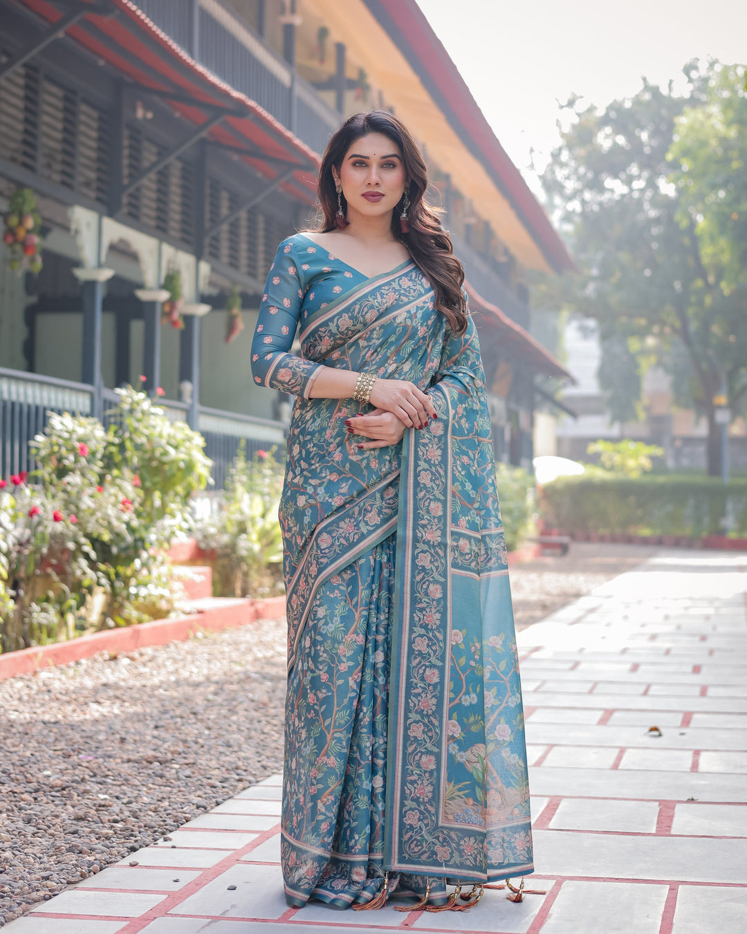 Elegant Aqua Blue Handloom Cotton-Linen Saree with Golden Zari Weave and Tassel Finish