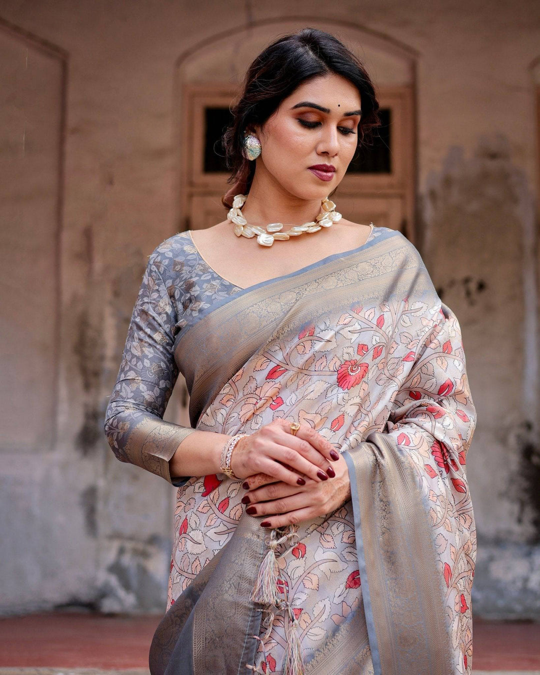 Elegant Grey Banarasi Silk Saree with Intricate Floral Design and Zari Weave